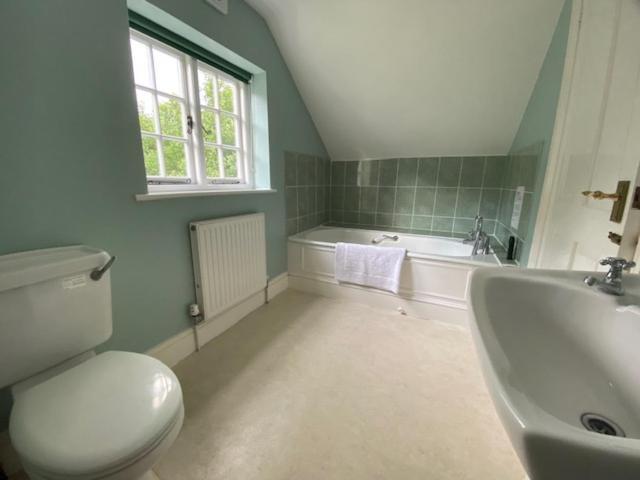Stunning 3 Bedroom 3 Bath Self Catering Cottage Nr Stonehenge, Longleat, Avebury And Bath - Great Local Village Pub Pewsey Zewnętrze zdjęcie