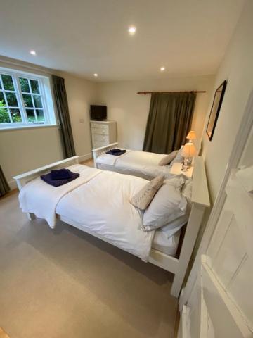 Stunning 3 Bedroom 3 Bath Self Catering Cottage Nr Stonehenge, Longleat, Avebury And Bath - Great Local Village Pub Pewsey Zewnętrze zdjęcie