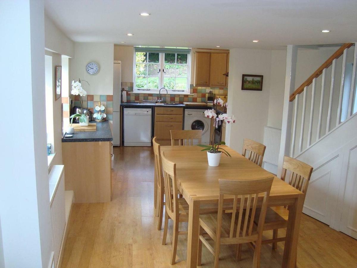 Stunning 3 Bedroom 3 Bath Self Catering Cottage Nr Stonehenge, Longleat, Avebury And Bath - Great Local Village Pub Pewsey Zewnętrze zdjęcie