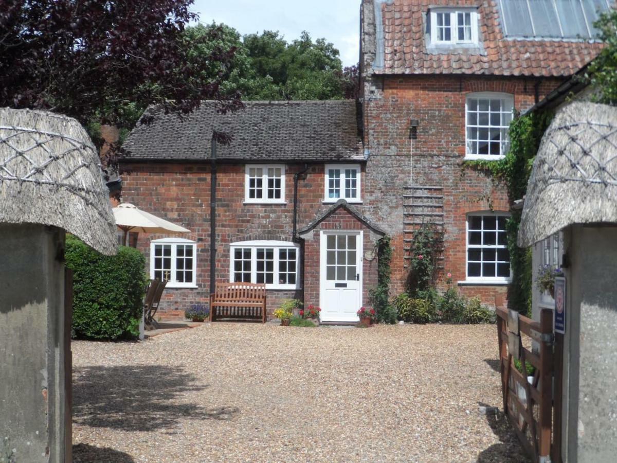 Stunning 3 Bedroom 3 Bath Self Catering Cottage Nr Stonehenge, Longleat, Avebury And Bath - Great Local Village Pub Pewsey Zewnętrze zdjęcie
