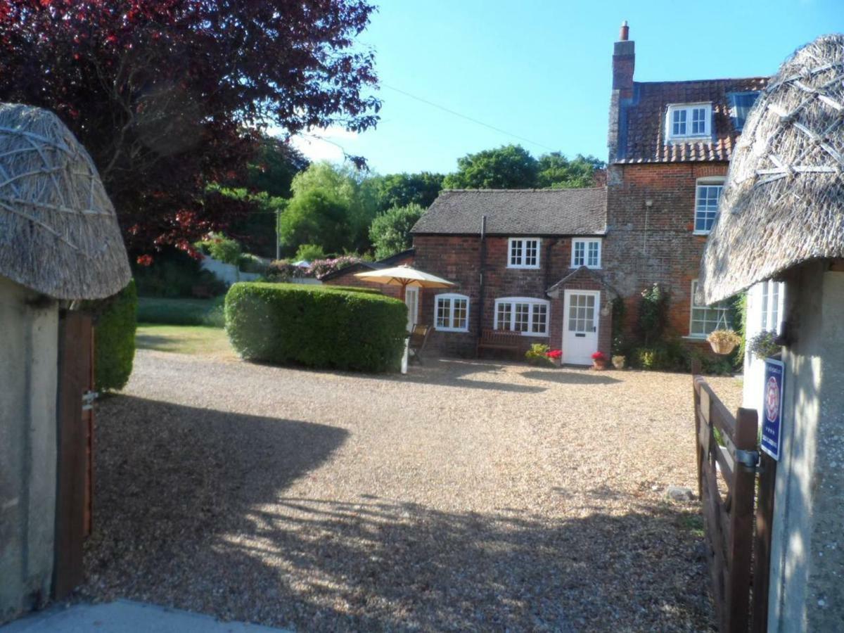 Stunning 3 Bedroom 3 Bath Self Catering Cottage Nr Stonehenge, Longleat, Avebury And Bath - Great Local Village Pub Pewsey Zewnętrze zdjęcie